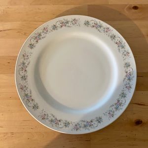 Set of 4 dinner plates